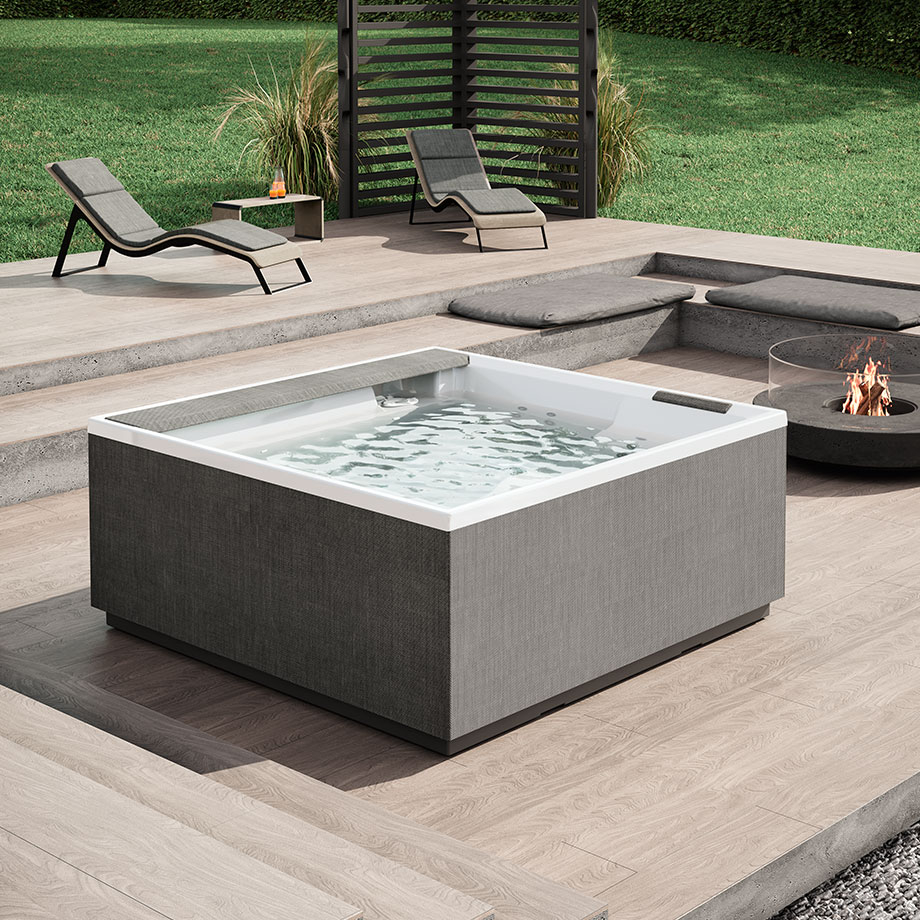 divina-outdoor-920x920